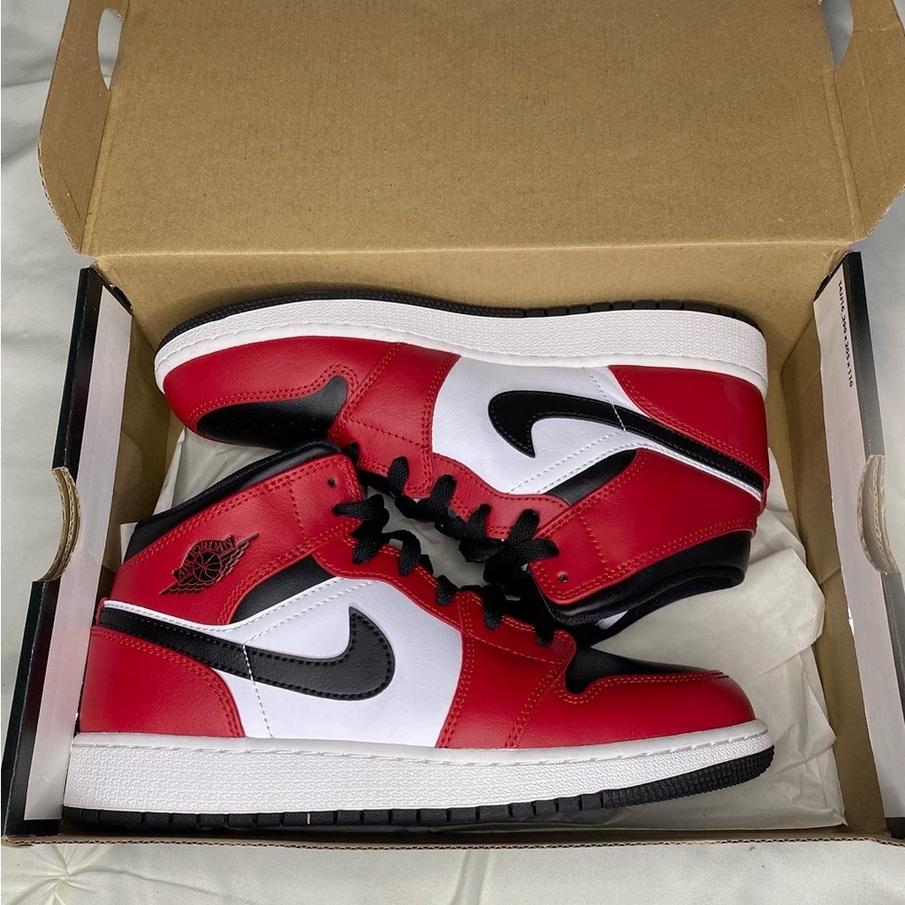 Air jordan 1 chicago mids